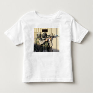 An infantry scout aims his weapon toddler T-Shirt
