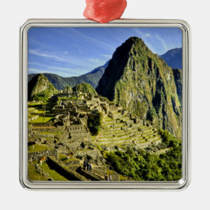 Ancient Machu Picchu, last refuge of the Metal Ornament