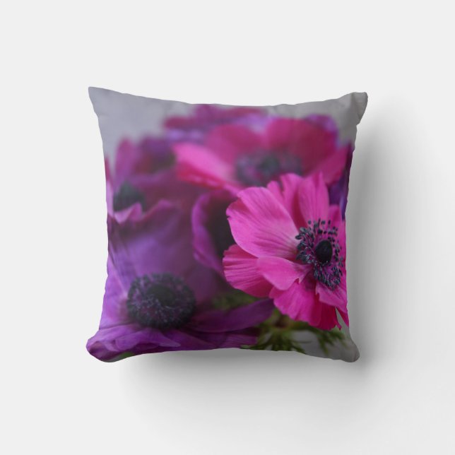 anemones throw pillow (Front)