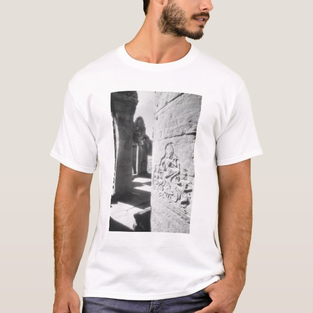 Angkor Cambodia, Apsara Carving The Bayon 2 T-Shirt (Front)