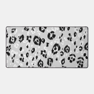 Animal print pattern desk mat