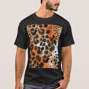 Animal skin: creative leopard pattern. T-Shirt
