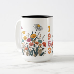 Año de nacimiento de las mujeres de flores silvest Two-Tone coffee mug
