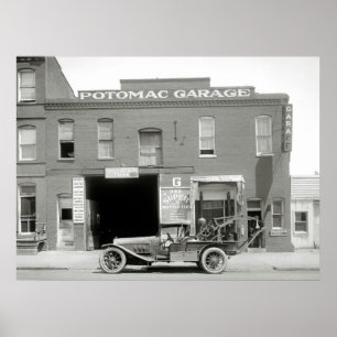 Antique Tow Truck, 1921 Poster