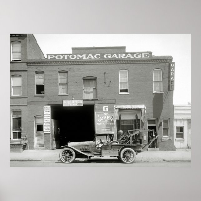 Antique Tow Truck, 1921 Poster (Front)
