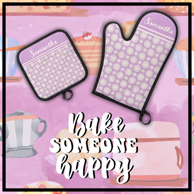 Any Name Cute Floral Daisy Pattern Oven Mitt & Pot Holder Set (Bake Someone Happy with this cute mauve & white daisy pattern oven mitt and pot holder set.)
