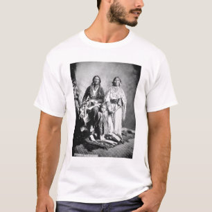 Apache Chief Antonio Maria with his family, 1897 ( T-Shirt