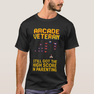 Arcade Dad Pixel Art – Retro Gamer T-Shirt