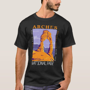 Arches National Park Delicate Arch Vintage  T-Shirt