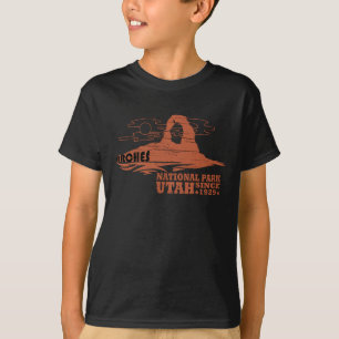Arches National park Moab Utah vintage art T-Shirt