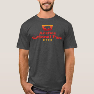 Arches National Park Retro Badge Bear Red T-Shirt