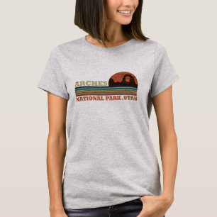 Arches National park Utah Delicate Arch vintage  T-Shirt