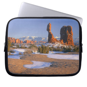 ARCHES NATIONAL PARK, UTAH. USA. Balanced Rock Laptop Sleeve