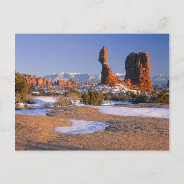 ARCHES NATIONAL PARK, UTAH. USA. Balanced Rock Postcard (Front)