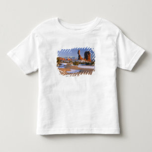 ARCHES NATIONAL PARK, UTAH. USA. Balanced Rock Toddler T-Shirt