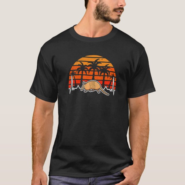 Armadillo Heartbeat Retro   T-Shirt (Front)