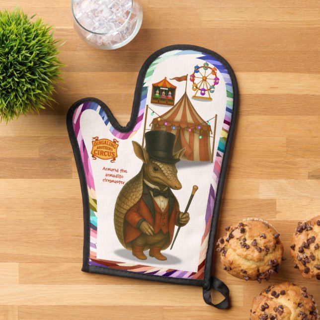 Armand, armadillo ringmaster oven mitt (Top down)