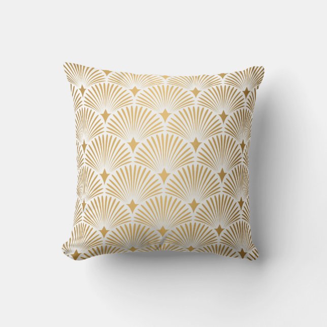 Art Deco Pattern. Seamless white and gold backgrou Cushion (Front)