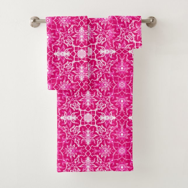 Art Nouveau Chinese Tile, Fuchsia Pink Bath Towel Set (Insitu)