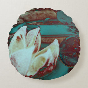 Artistic Water Lilly in Red and Blue Round Cushion