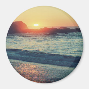 As the Sun sets...... Magnet