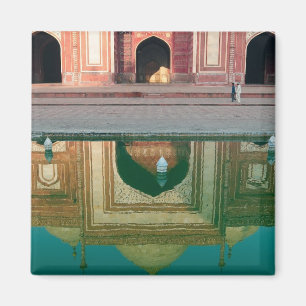 Asia, India, Uttar Pradesh, Agra. On the 2 Magnet