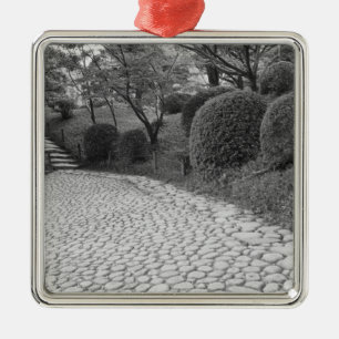 Asia, Japan, Hiroshima. Shukkei, en Garden Metal Tree Decoration