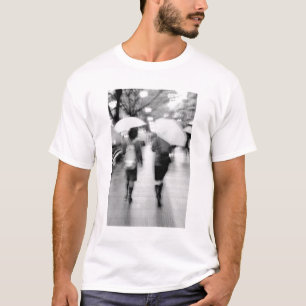 Asia, Japan, Tokyo. Young women and umbrellas. T-Shirt