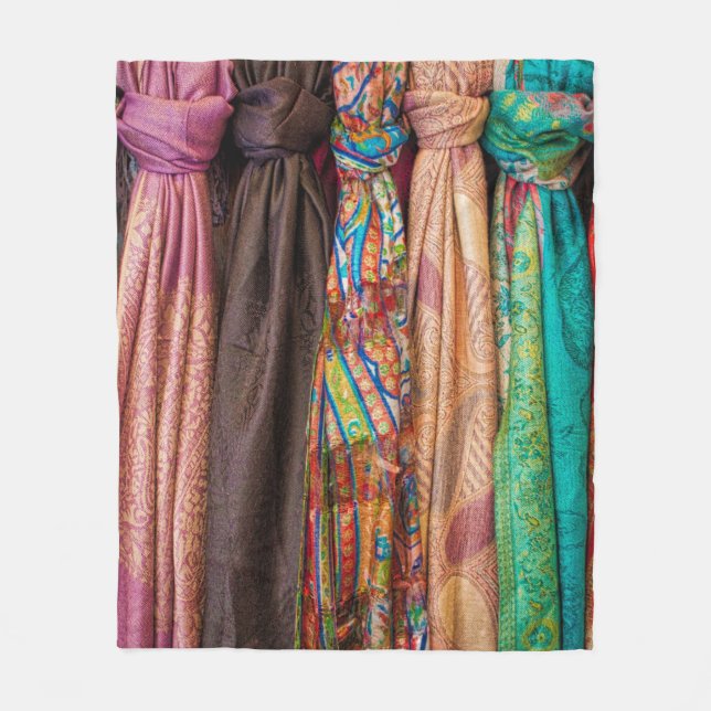 Assorted-colour textile lot fleece blanket (Front)