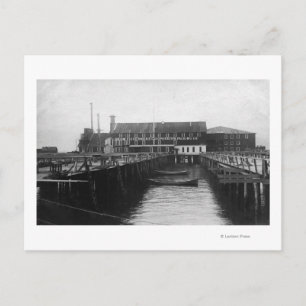 Astoria, Oregon view of Fisherman's Packing Postcard