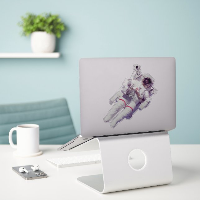 Astronaut  (Laptop On Desk)
