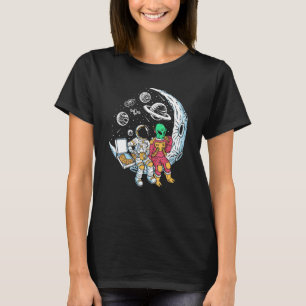 Astronaut And Alien Eating Pizza On The Moon In Sp T-Shirt