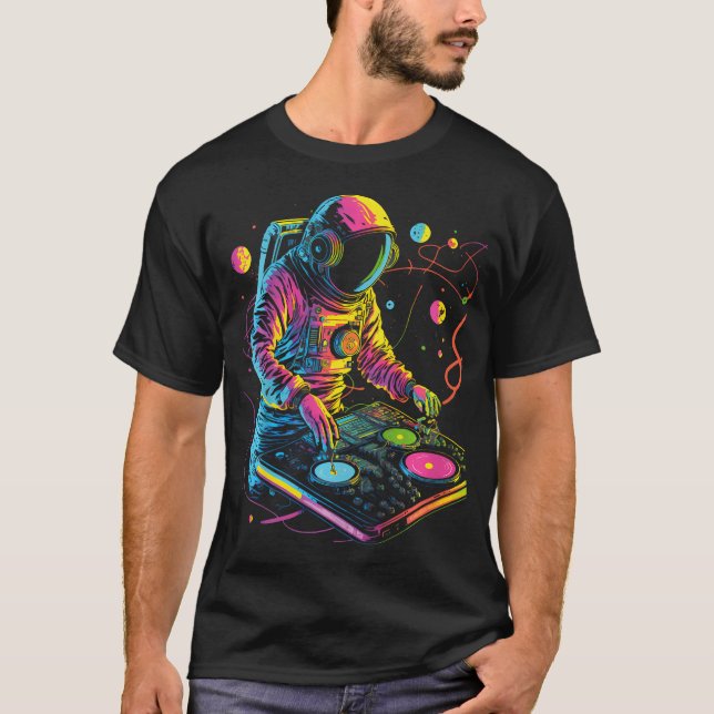 Astronaut Dj Djing In Space Edm Cool Graphic T-Shirt (Front)