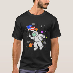 Astronaut in Space Planets American Flag 4th of Ju T-Shirt