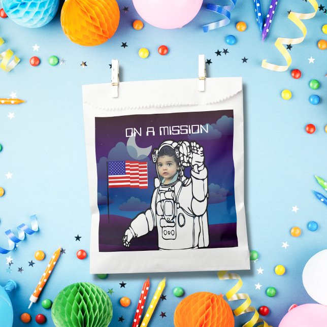 Astronaut On Moon Outer Space Boy Birthday Favour Bag (Creator Uploaded)