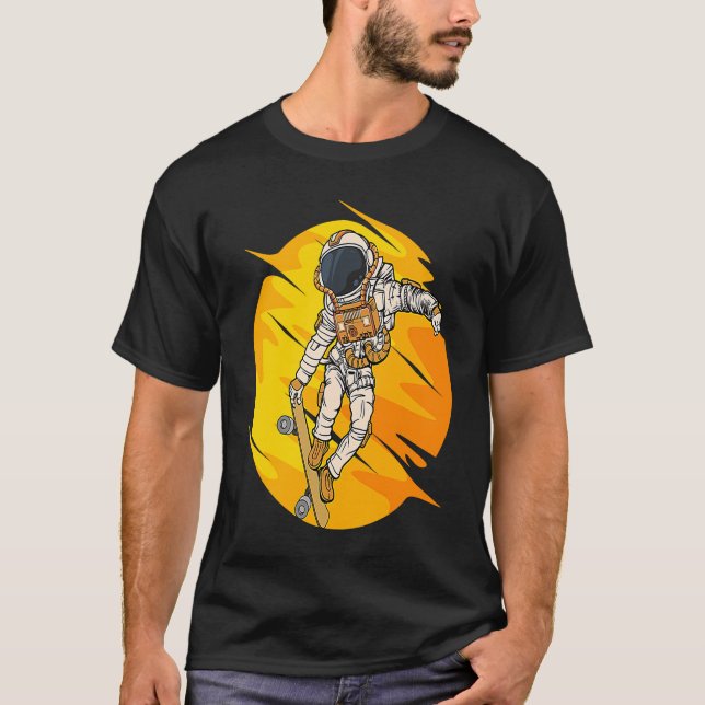 Astronaut Skateboard Skating Space Cosmos Astronau T-Shirt (Front)