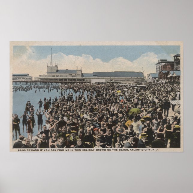 Atlantic City, NJ - Holiday Crowd at the Beach Poster (Front)