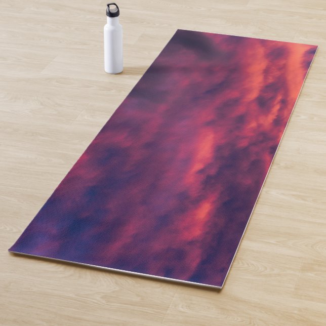 august red yoga mat (In Situ)