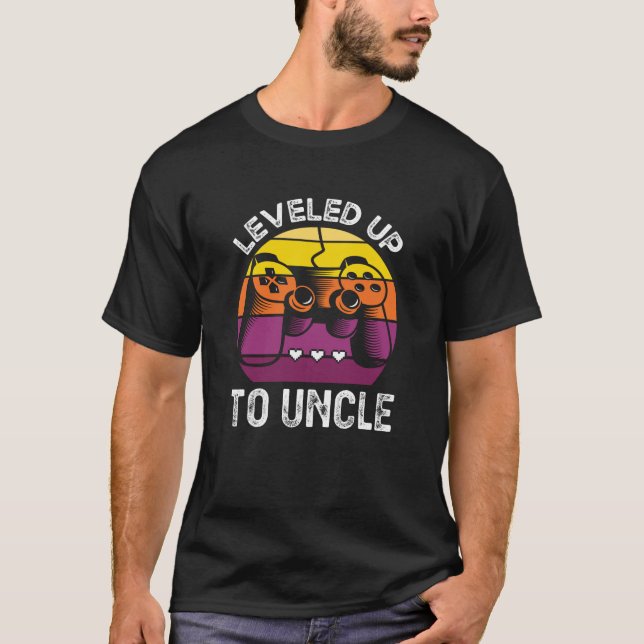 Aunt Retro Gifts Levelled Up To Uncle Funny Gamer T-Shirt (Front)