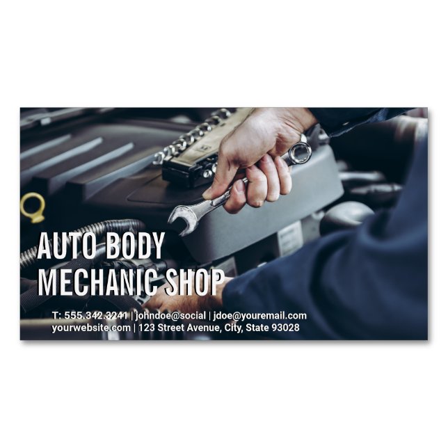 Auto Body Shop | Mechanic Working Magnetic Business Card (Front)
