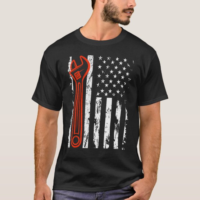 Auto Repairman Car Mechanic American Usa Flag T-Shirt (Front)