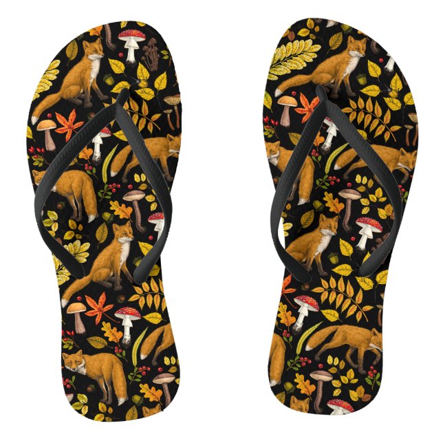 Autumn foxes on black thongs (Footbed)