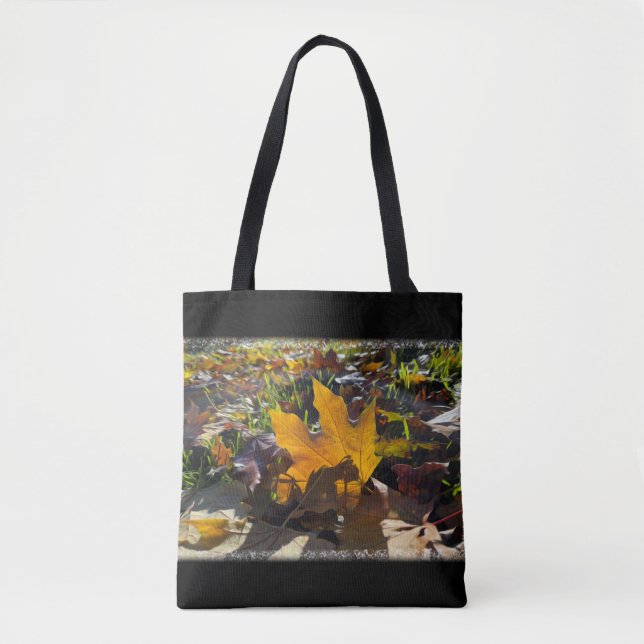 Autumn leaf in the sun tote bag (Front)