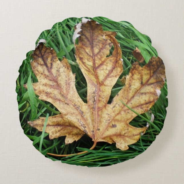 Autumn leaf with green grass round cushion (Front)