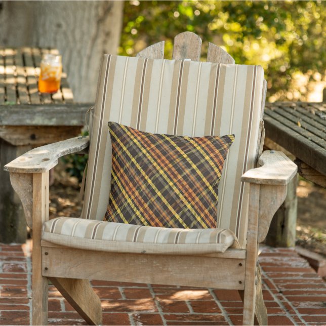 Autumn plaid outdoor pillow (Chair)