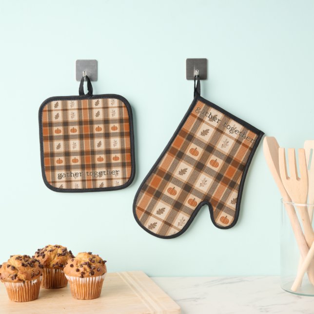 Autumn Pumpkin Plaid Oven Mitt & Pot Holder Set (Insitu(Hanging))