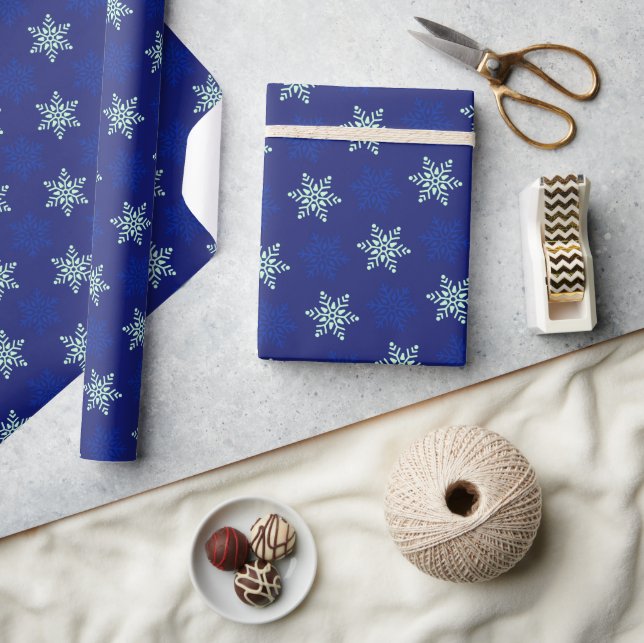 Awesome Blue Christmas Snowflake Wrapping paper (Crafts)