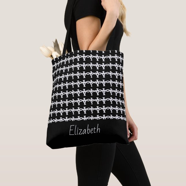 Awesome, Minimal, Black and White Chain Pattern  Tote Bag (Close Up)