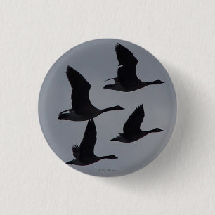 B46 Canadian Geese in Flight 3 Cm Round Badge