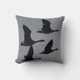B46 Canadian Geese in Flight Cushion